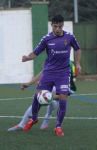 José, el 'sacapuntos' del Promesas 2 José controla el balón Foto: Rosa M. Martín