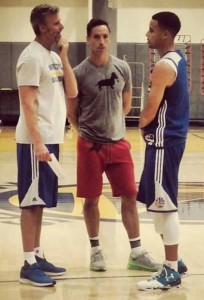 Un MVP de la NBA como dueño 4 Nash, en el centro; Curry, a la derecha Foto: @poormanscommish