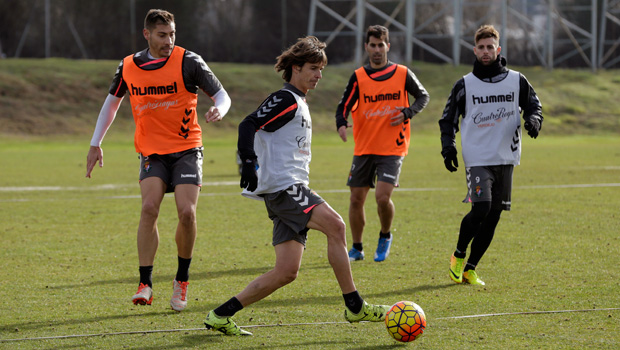 Álvaro Rubio se retira del entrenamiento y es duda para viajar a Alcorcón