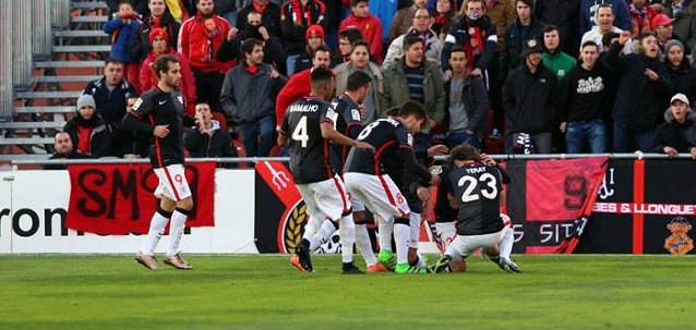 Los jugadores del Bilbao Athletic celebran un gol Deia