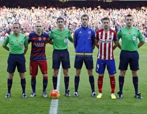 A la izquierda, Zancada Lobato, en los prolegómenos del partido del Camp Nou