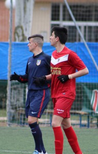 El Atlético de Madrid impone su liderazgo ante la UD Sur 2 Altube (dcha.) y Dani Hernández Foto: Víctor Álvarez