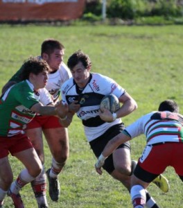 Valladolid es la capital del rugby en España y Zorrilla, un palacio a su altura 2 El chamizo Tom Pearce, con el oval Foto: El Salvador