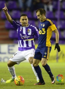 Marcelo Silva: "No estamos dando a la afición lo que se merece" 2 Marcelo Silva presiona a un rival