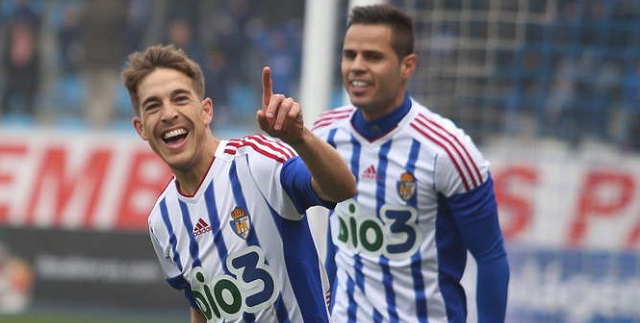 Álvaro Antón celebra un gol con la Ponferradina || Foto: Diario de León