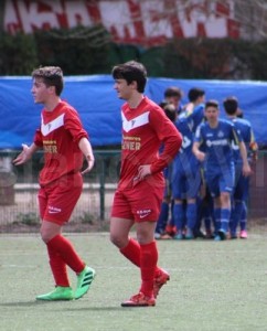 La permanencia de la UD Sur se complica 2 Maxi y Emi, tras un gol encajado Foto: Víctor Álvarez