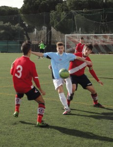 Dos finales, un favor y un posible descenso 2 Un instante del Villa de Simancas - CD Arces || Foto: Sergio Sanz