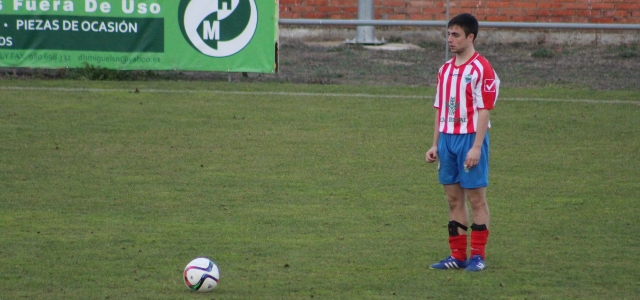 Óliver González: "El fútbol en Tercera es mucho más físico y con balones largos" 1 Oli Atletico Tordesillas
