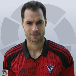 Las bajas complican el objetivo del play-off en el Mirandés 3 Álex Ortiz