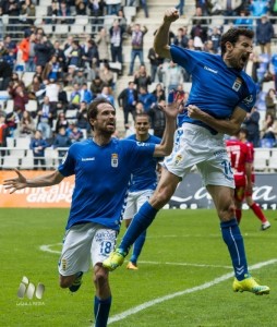 Se cumplen los pronósticos en Anduva y en el Carlos Tartiere 3 Toché celebra el gol