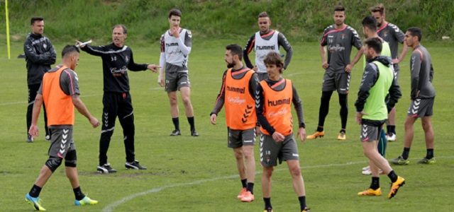 Alberto López se estrena en Los Anexos