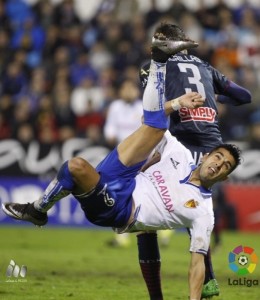 Desilusión en Zaragoza 3 Ángel intenta rematar