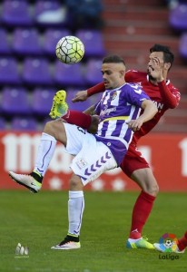 Entre Líneas: En medio de la nada 2 Roger, encimado por un rival