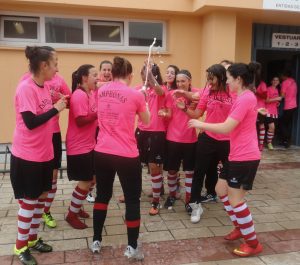 Mónica Padilla: "Llevábamos detrás del ascenso muchos años" 2 El San Pío X celebra el ascenso || Foto: Sergio Sanz