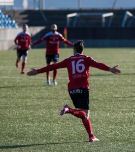 Carlos Quintana hace historia en las Islas Feroe 2 Quintana celebra el gol || Foto: B68