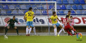 Aguza reaviva la última llama de la Ponferradina descendiendo al 'Alba' 3 Pablo Valcarce