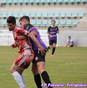 Malos resultados para el Zamora CF y el CD Palencia 2 Xavi Moré, marcado por un jugador de la SD Logroñés