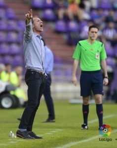 Alberto en su último partido como técnico blanquivioelta