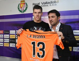 Braulio pasa revista, pero sin hablar de nombres 2 Isaac Becerra y Braulio Vázquez || Foto: Real Valladolid