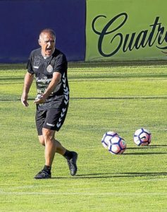 Paco Herrera, durante un entrenamiento en los Anexos || Foto: El Mundo