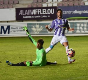 Caye, en el momento de marcar uno de sus dos goles|| Foto: Real Valladolid