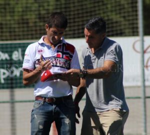 Turiel: "Hemos tenido tranquilidad en el manejo del balón y ahí hemos tenido mucha superioridad" 2 A la izquierda, Jesús Ángel Turiel