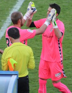 Futuro incierto en la portería blanquivioleta 2 Dani Hernández Pau Torres