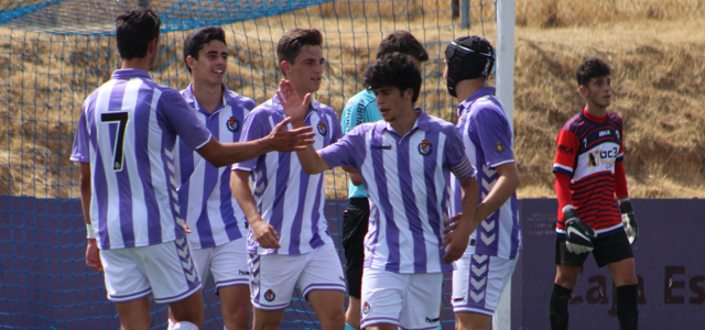 El Real Valladolid DH remonta y debuta con victoria