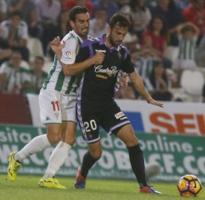 El Real Valladolid ralentiza el paso en El Arcángel 2 Alfaro y Míchel || Foto: LFP