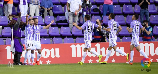 Goles, resoplidos y ovaciones 1 Celebración de uno de los goles de José al Alcorcón
