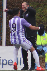 El Real Valladolid se conforma con un punto ante el Atleti 3 Miguel celebra el gol con José Gaitán Foto: Víctor Álvarez