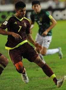 Renzo Zambrano: "El debut con Venezuela es solo el principio" 2 Renzo, ante Bolivia || Foto: AFP