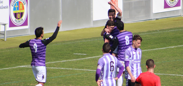 El Palencia anula al Promesas 1 CD Palencia Real Valladolid Promesas B Gol de Xavi More