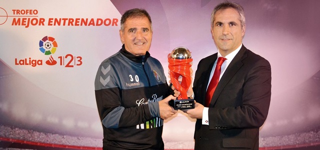 Paco Herrera, elegido mejor entrenador del mes de enero en Segunda