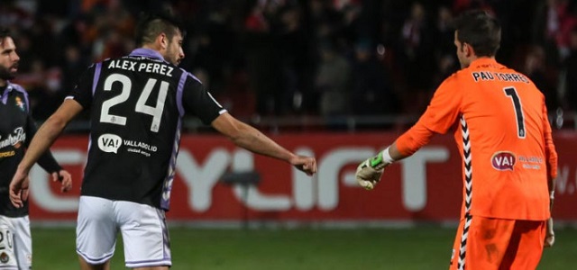 Un Real Valladolid de cara o cruz 1 Álex Pérez y Pau Torres, en Montilivi || Foto: LFP