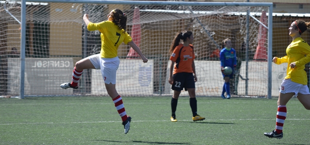 Óscar González: “El equipo hizo una primera parte muy mala y en la segunda no hubo color”