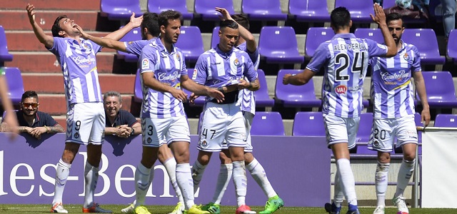 El Real Valladolid tira de eficacia para reengancharse