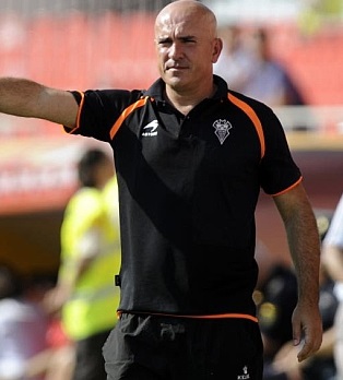 El hombre que cambió los palos por el banquillo 3