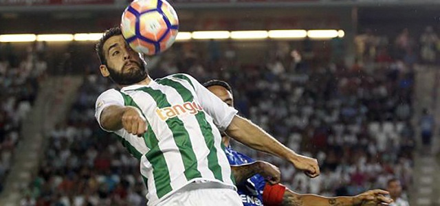 Antoñito cierra los laterales