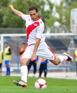 Nacho, primer refuerzo para el lateral blanquivioleta 2 nacho