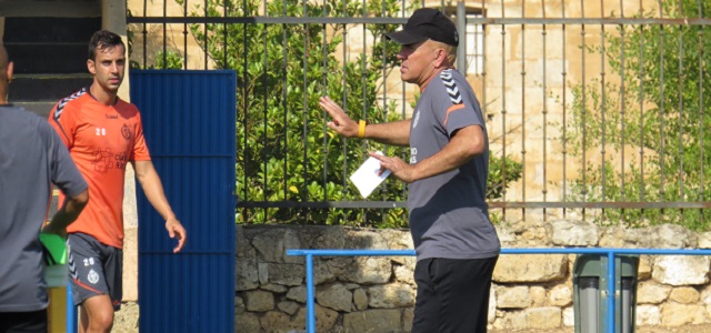 Guitián terminará la temporada de rojiblanco 1 Sampedro da órdenes frente a Guitián || Foto: Raquel Gómez