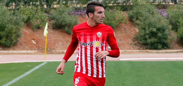 Javi Pérez, nuevo mediocentro del Promesas