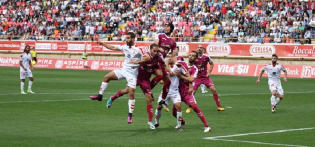 El derbi lo ganó la esquizofrenia