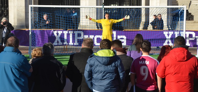 Valladolid no falla lanzando penaltis a la leucemia