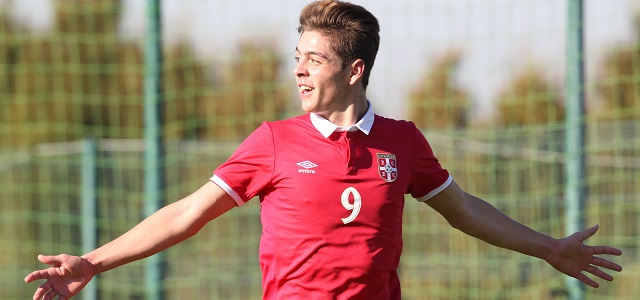 Isailovic repite citación con Serbia