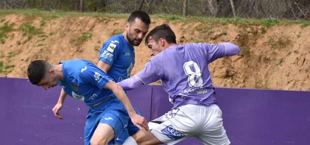 El Pontevedra se le atraganta al Promesas y rompe la racha 1 Foto: Sergio Borja
