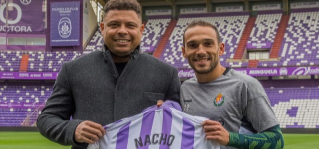 Nacho vestirá de blanquivioleta hasta 2022