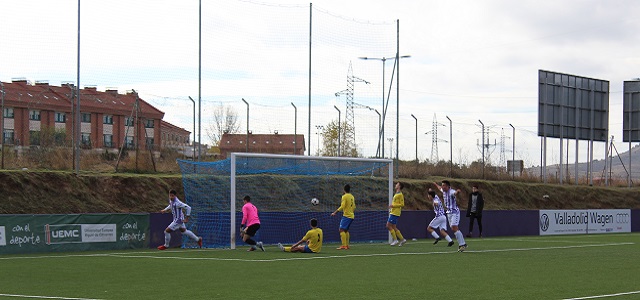 El Real Valladolid B remonta y se marcha líder al parón