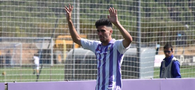 Kike Pérez vestirá de blanquivioleta hasta 2023