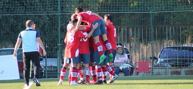 Villa de Simancas y Mojados aguantan en lo más alto